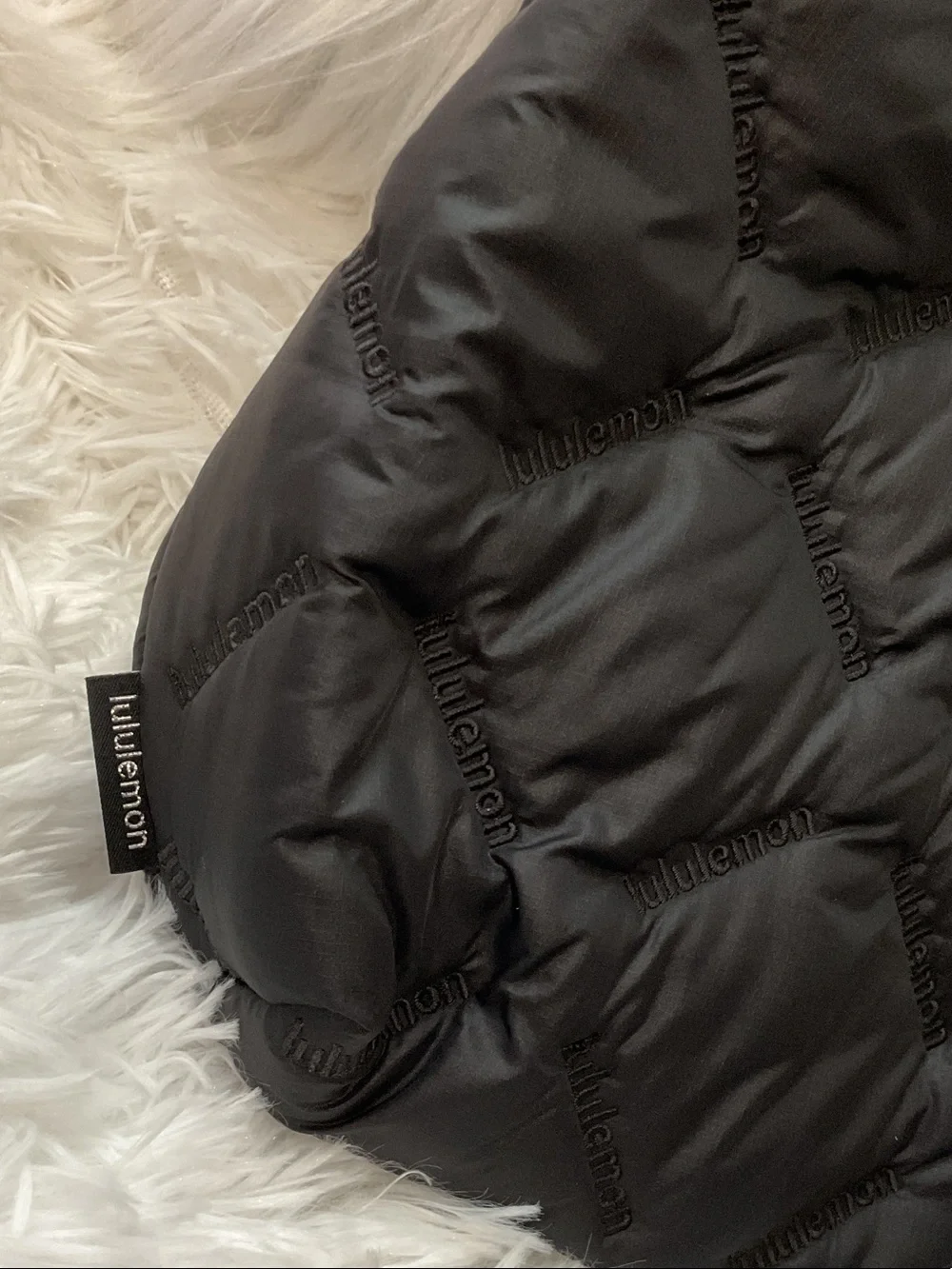 Lululemon Quilty Pleasure Shoulder Bag Mini- Black